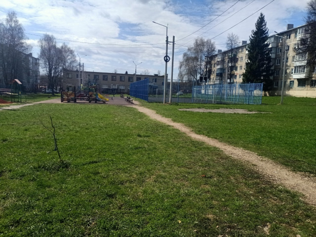 Обустройство спортивной площадки по адресу: г.Узловая,  квартал 50 лет Октября, между домами 11 и 12