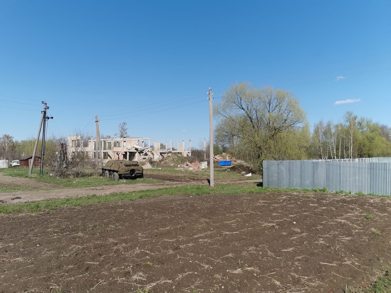 Обустройство спортивной площадки в д. Большие Калмыки в райне Большекалмыкской школы  Киреевского района Тульской области