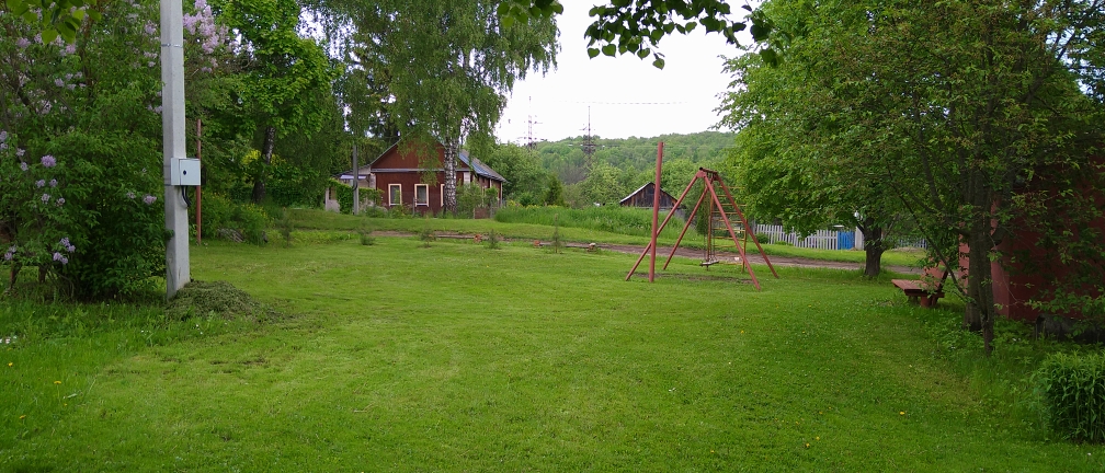 Детская игровая площадка в деревне Слободка