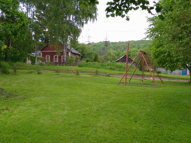 Детская игровая площадка в деревне Слободка