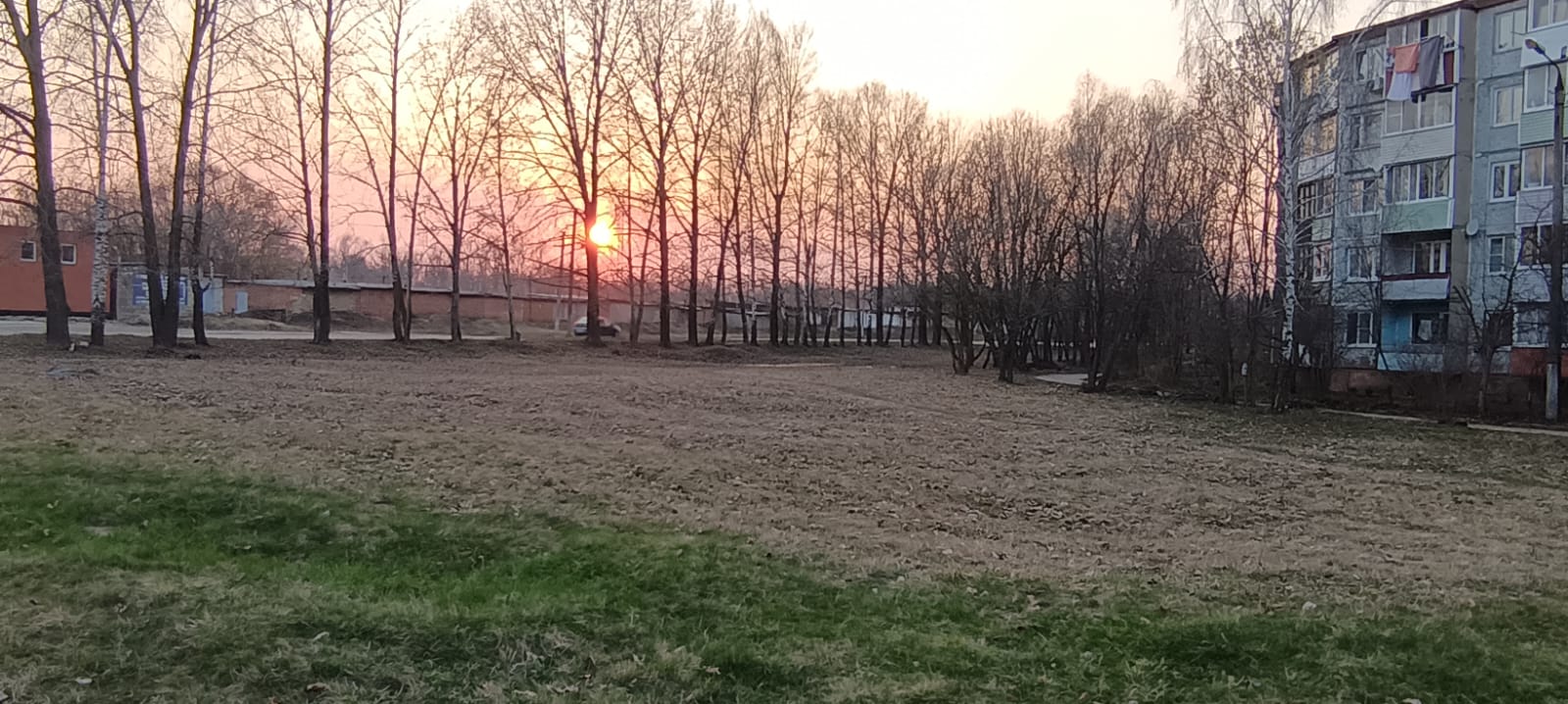 Обустройство площадки для игровых видов спорта в г. Венев, в м-не Южный, на территории, расположенной за домом № 12