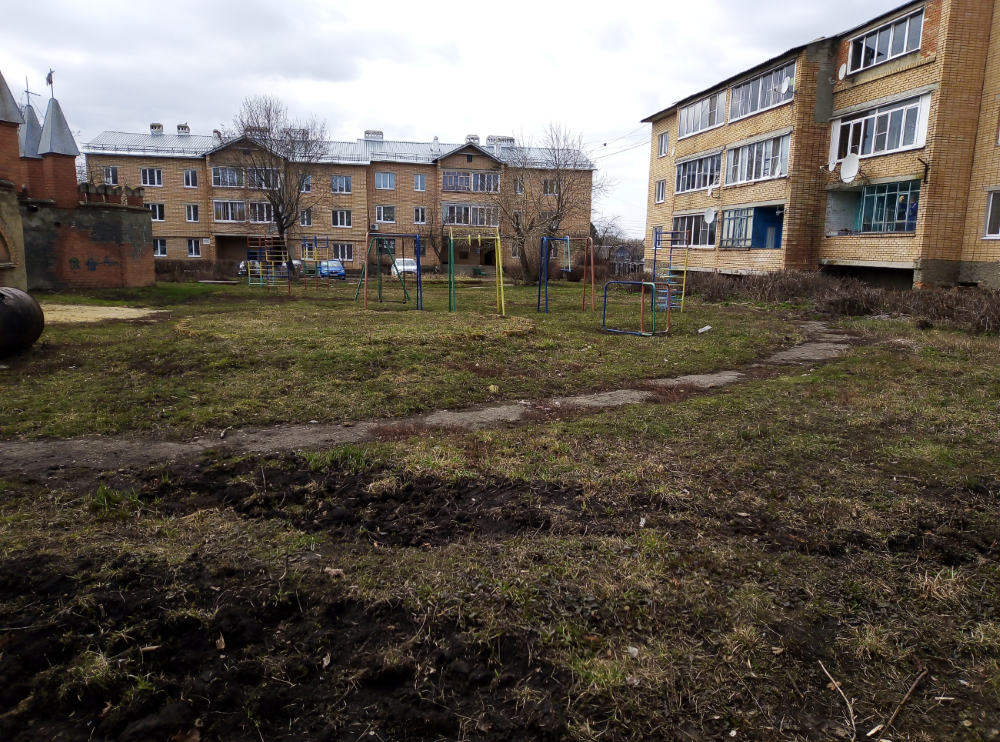 Обустройство детской игровой площадки в с. Спасское, ул. Строительная, д.7 Новомосковского района