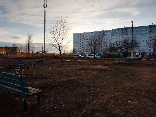 Обустройство детской площадки по адресу:  г.Новомосковск, ул.Генерала Белова,18