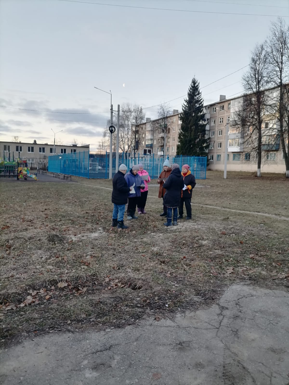 Обустройство спортивной площадки по адресу г. Узловая, квартал 50 лет Октября,д. 12 территория детского городка