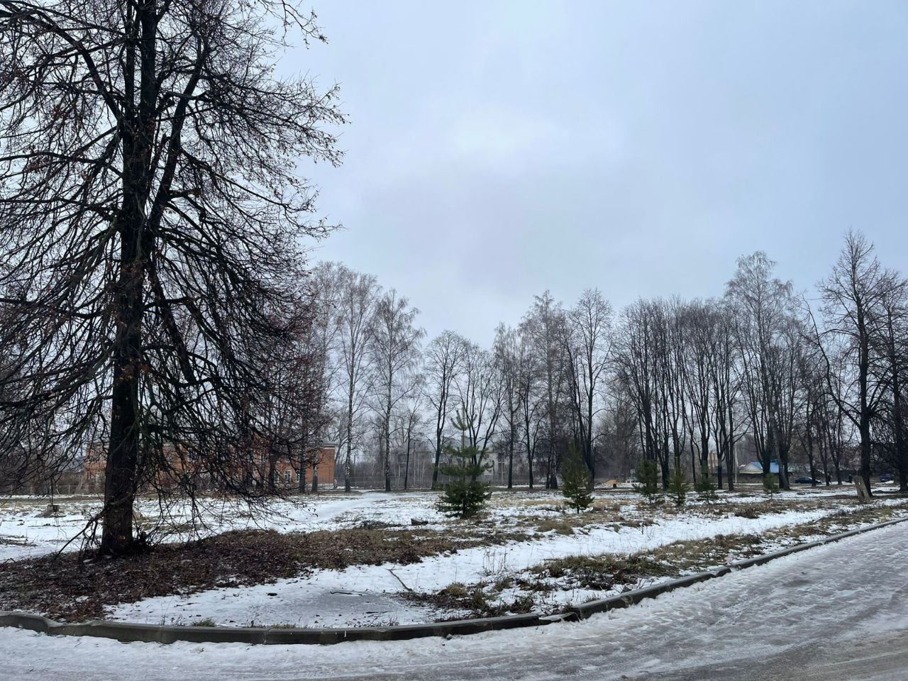 Обустройство детской игровой площадки по адресу:  Узловский район, п. Дубовка, ул. Театральная 5