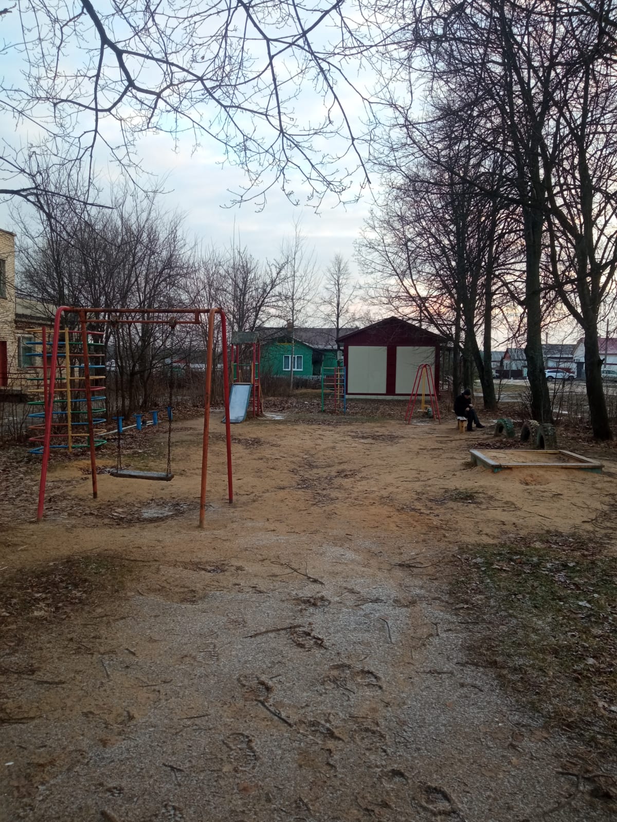 Обустройство детской игровой площадки по адресу: Богородицкий район, х.Шахтерский, напротив д.26