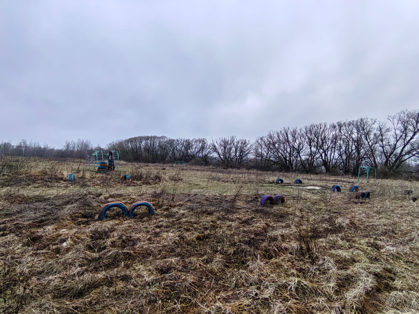 Обустройство спортивной площадки  по адресу: Кимовский район, п.Пронь, на территории за школой, севернее дома № 24 по ул.Лесная.