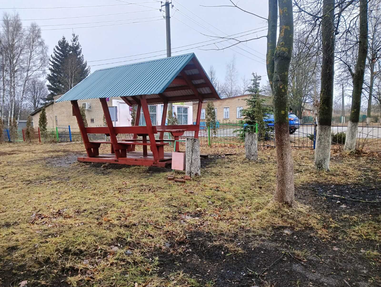 Обустройство зоны для досуга и отдыха по адресу: Воловский район, д. Красный Холм, ул. Центральная, д. 10