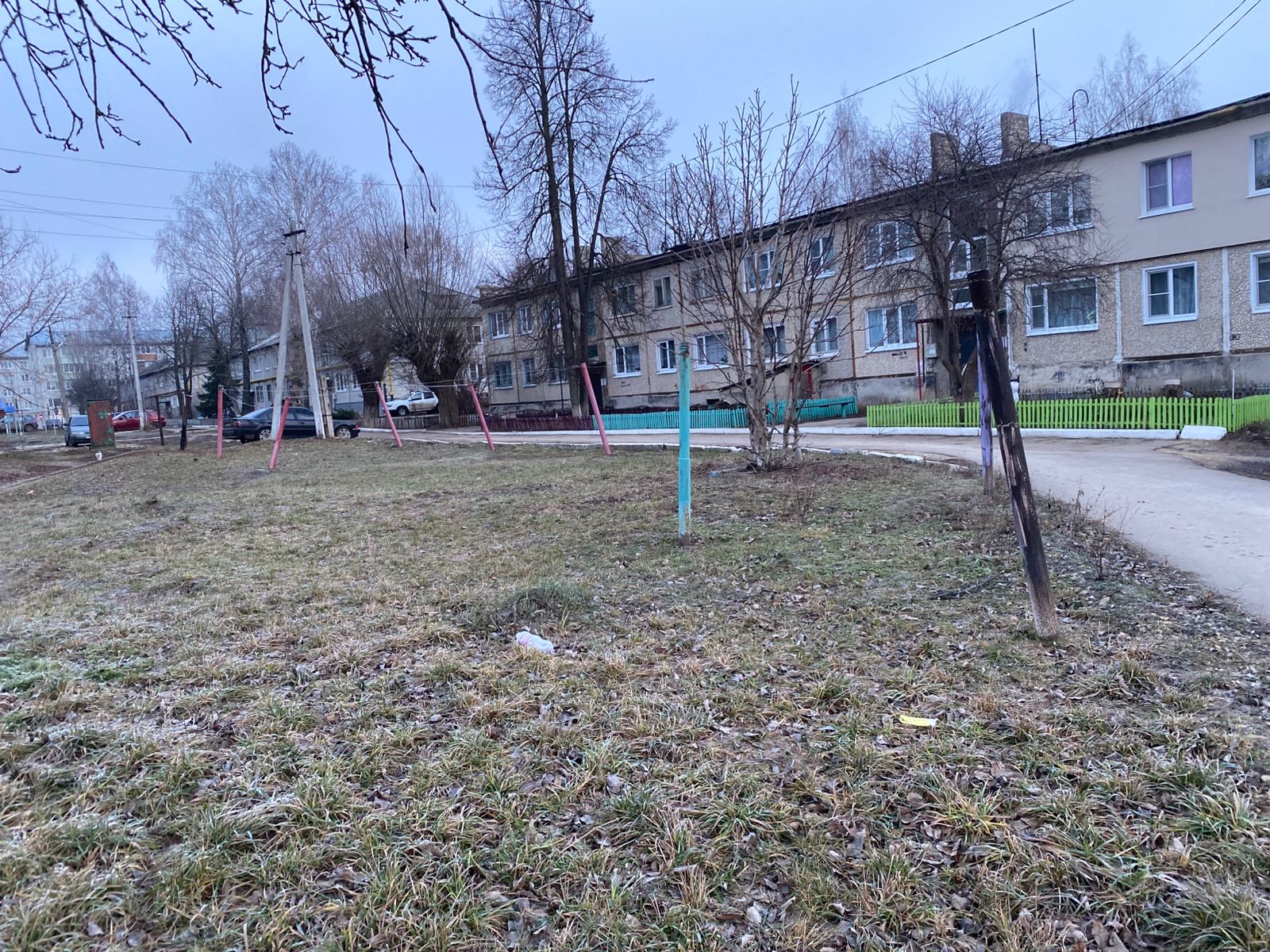 Обустройство детской игровой площадки по адресу: Ефремовский район, д. Заречье, д.11 ,д.7, д.4.