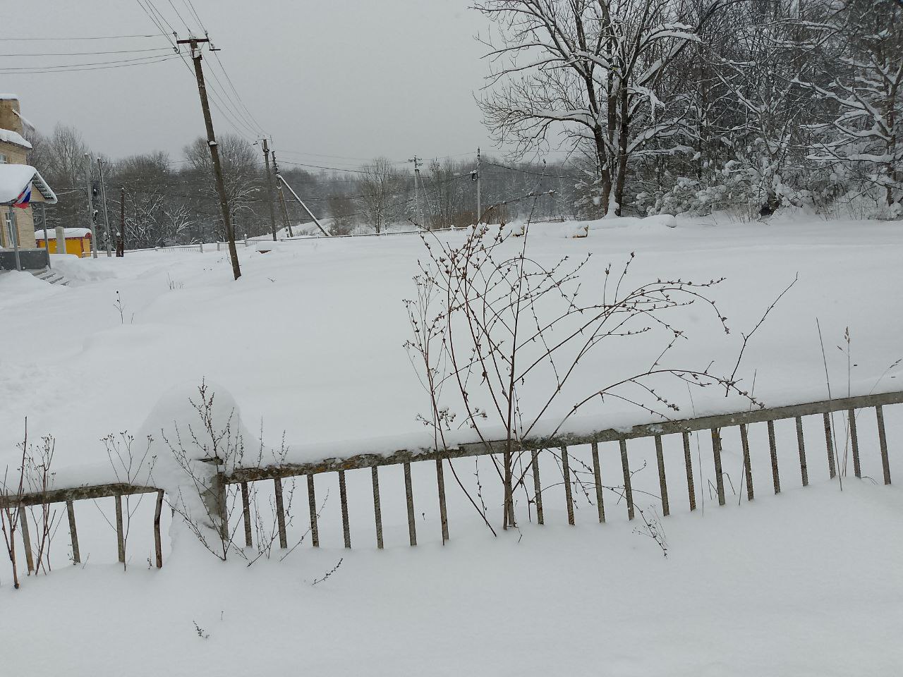 Обустройство зоны для досуга и отдыха по адресу:  Дубенский район, п. Гвардейский, ул. Советская